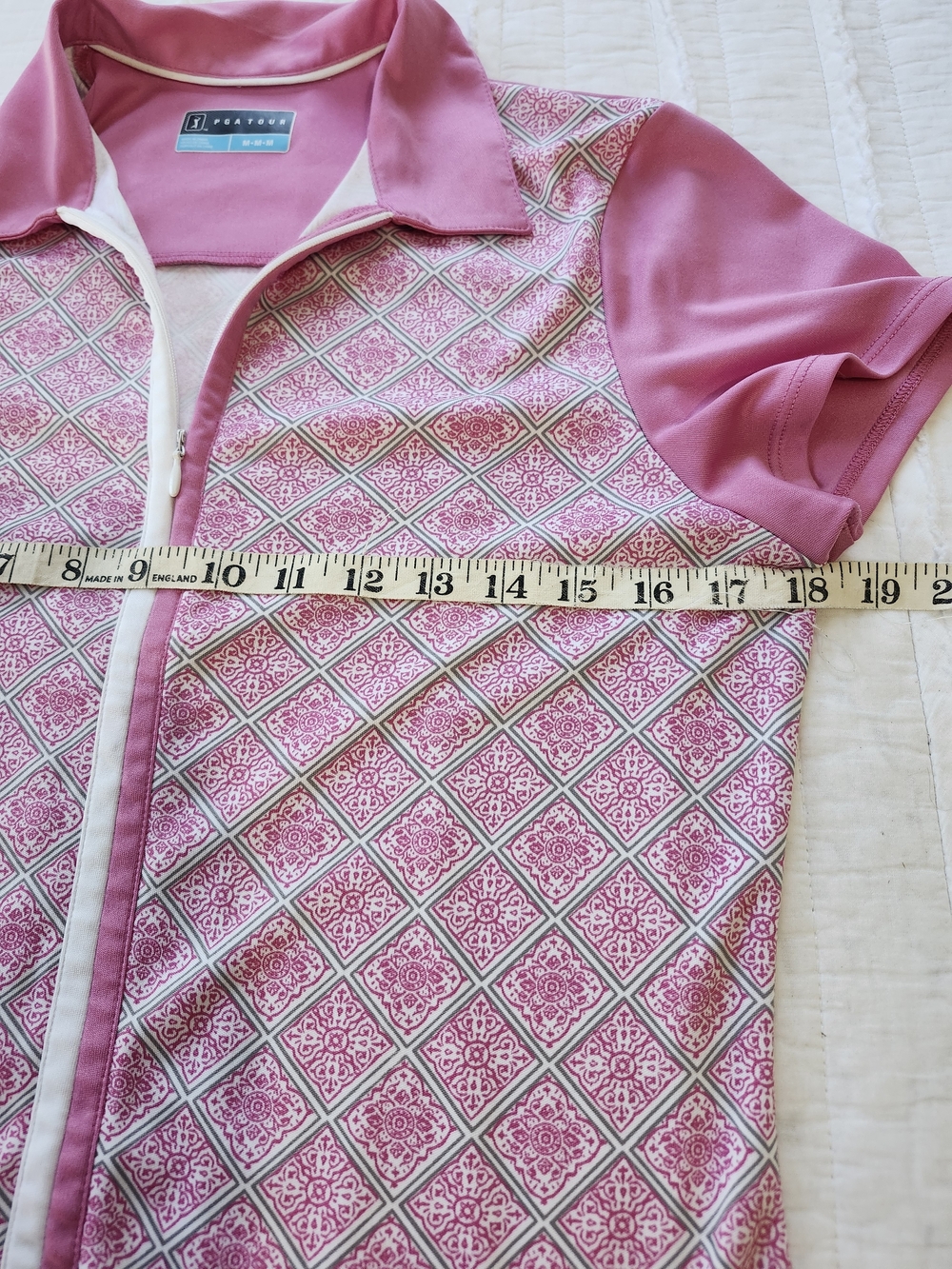 PGA TOUR Women's Golf Polo M Pink White Geometric Floral 1/2 Zip Performance Top - Picture 5 of 7